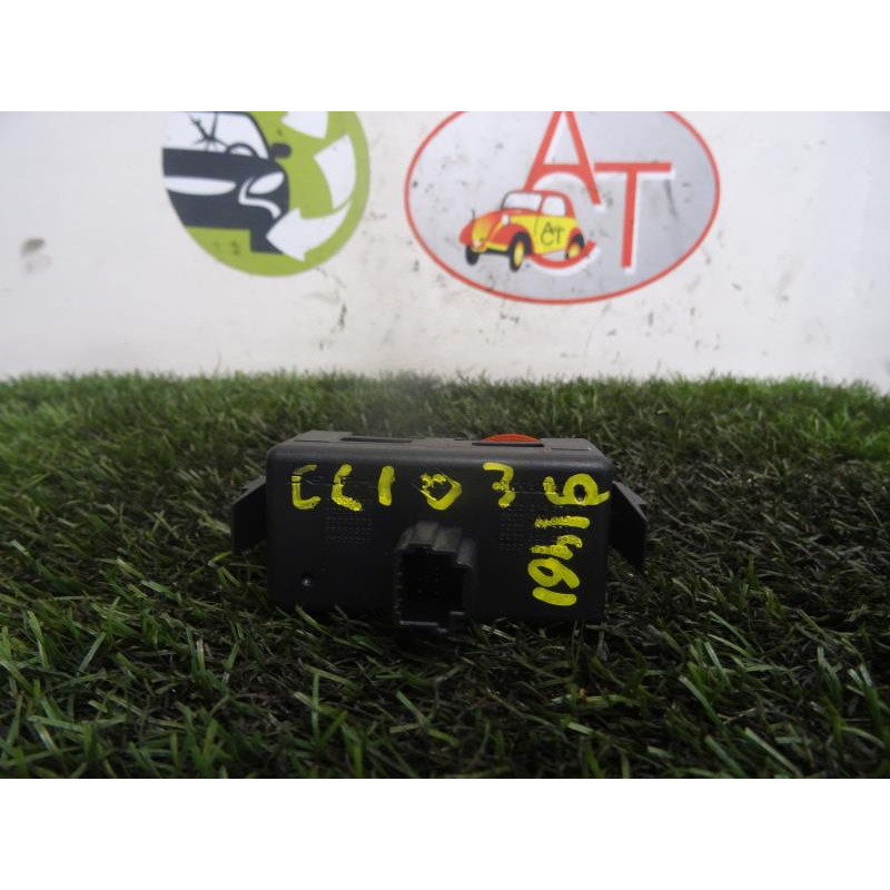 Bouton de warning RENAULT CLIO III PHASE 1 d’occasion