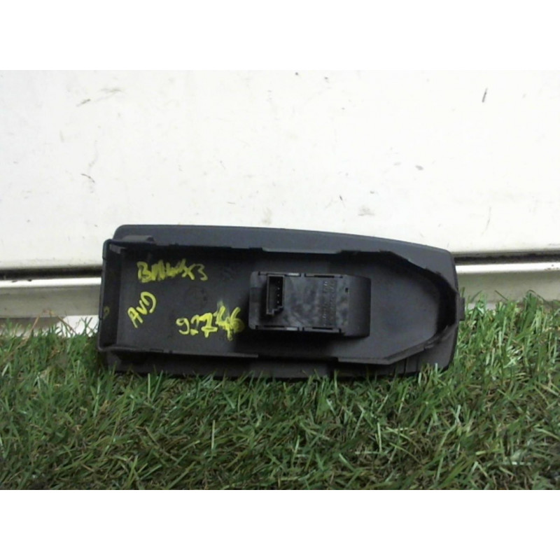 Interrupteur de leve vitre avant droit BMW X3 (E83) PHASE 1 d’occasion