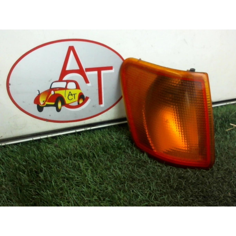 Optique avant secondaire droit (feux)(clignotant). FORD FIESTA III d’occasion
