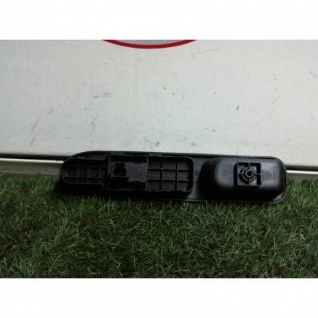 Interrupteur de leve vitre avant droit PEUGEOT 307 PHASE 1 d’occasion