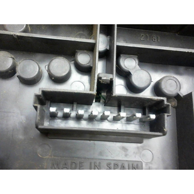 Platine feu arriere droit RENAULT CLIO I PHASE 3 d’occasion