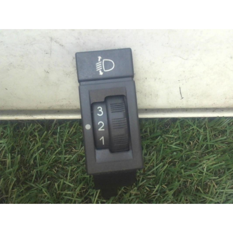 Commande de reglage hauteur de phare PEUGEOT 806 d’occasion
