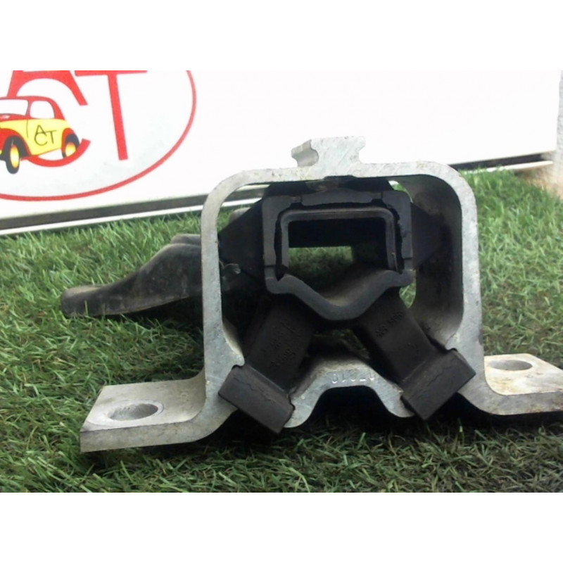 Support moteur. DACIA SANDERO d’occasion