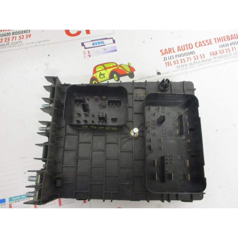 Porte fusible VOLKSWAGEN GOLF V d’occasion