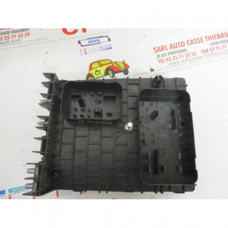 Porte fusible VOLKSWAGEN GOLF V d’occasion