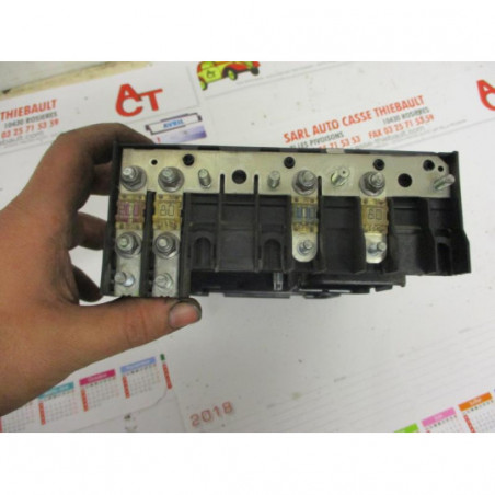Porte fusible VOLKSWAGEN GOLF V d’occasion