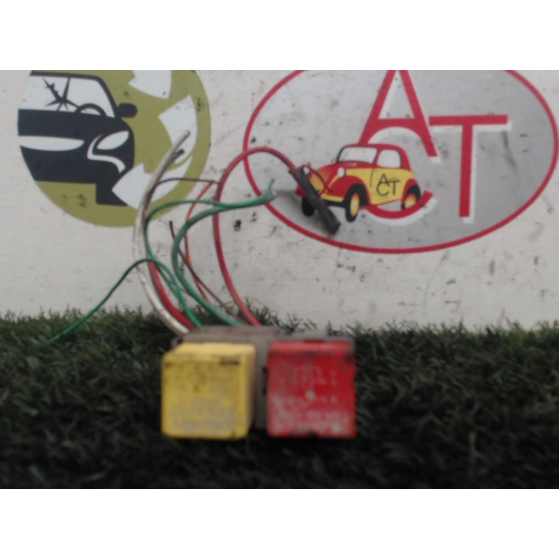 Porte fusible RENAULT TRAFIC II PHASE 1 FOURGON d’occasion