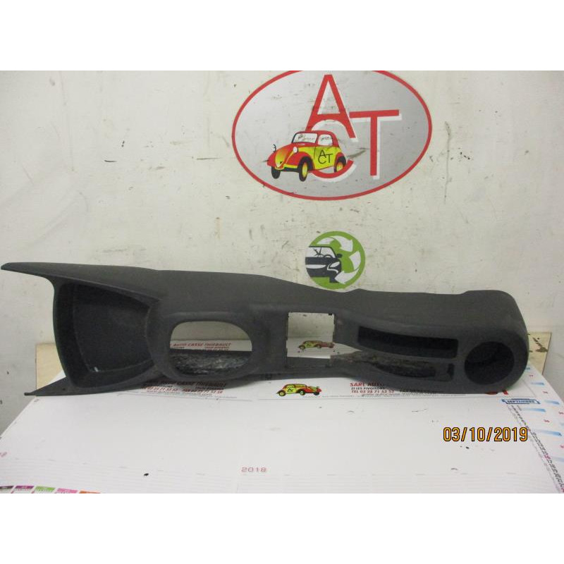 Console central (interieur plastique) TOYOTA YARIS II PHASE 1 d’occasion