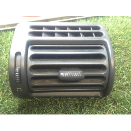 Aerateur tableau de bord avant gauche PEUGEOT 806 d’occasion
