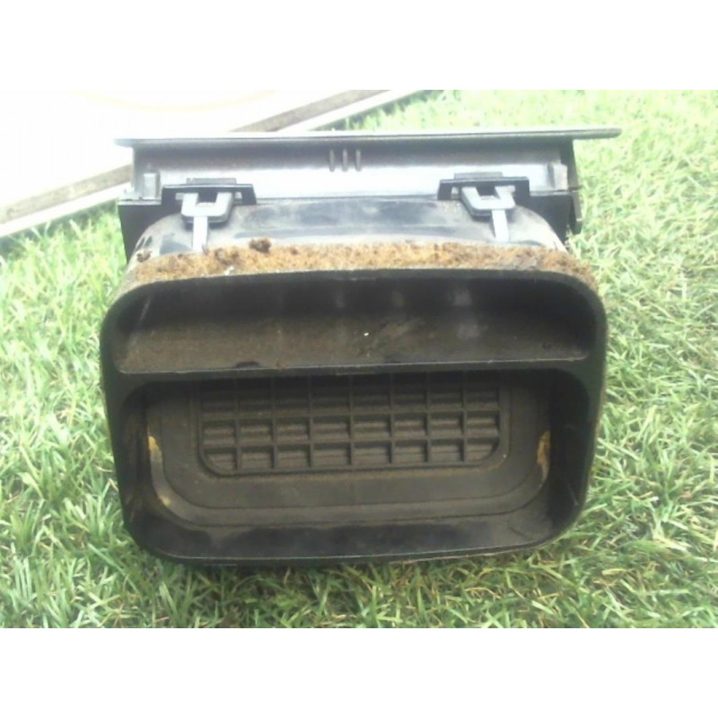 Aerateur tableau de bord avant gauche PEUGEOT 806 d’occasion