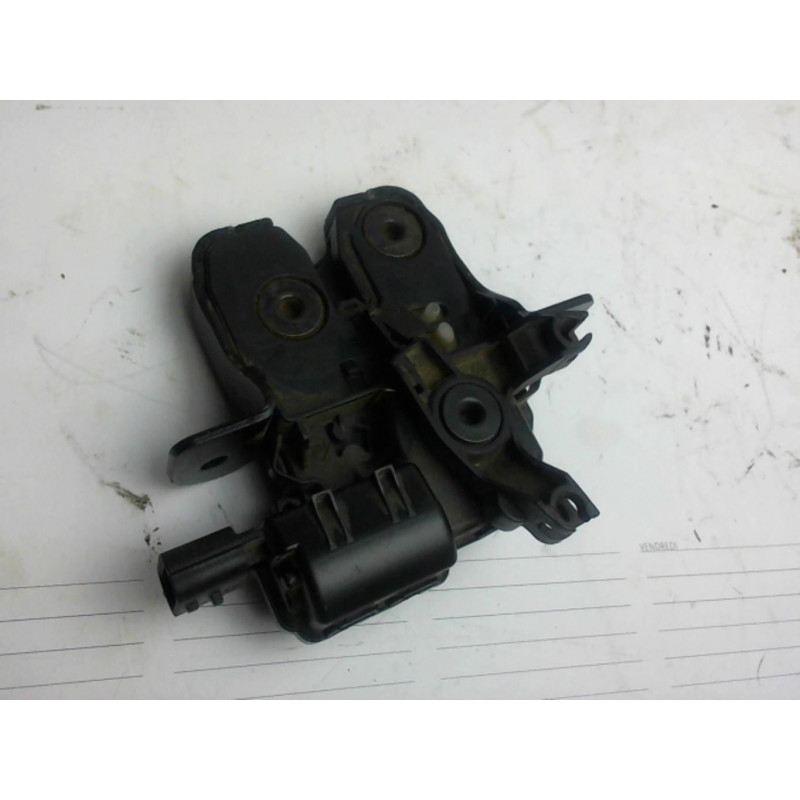 Serrure de coffre DACIA DUSTER PHASE 1 d’occasion