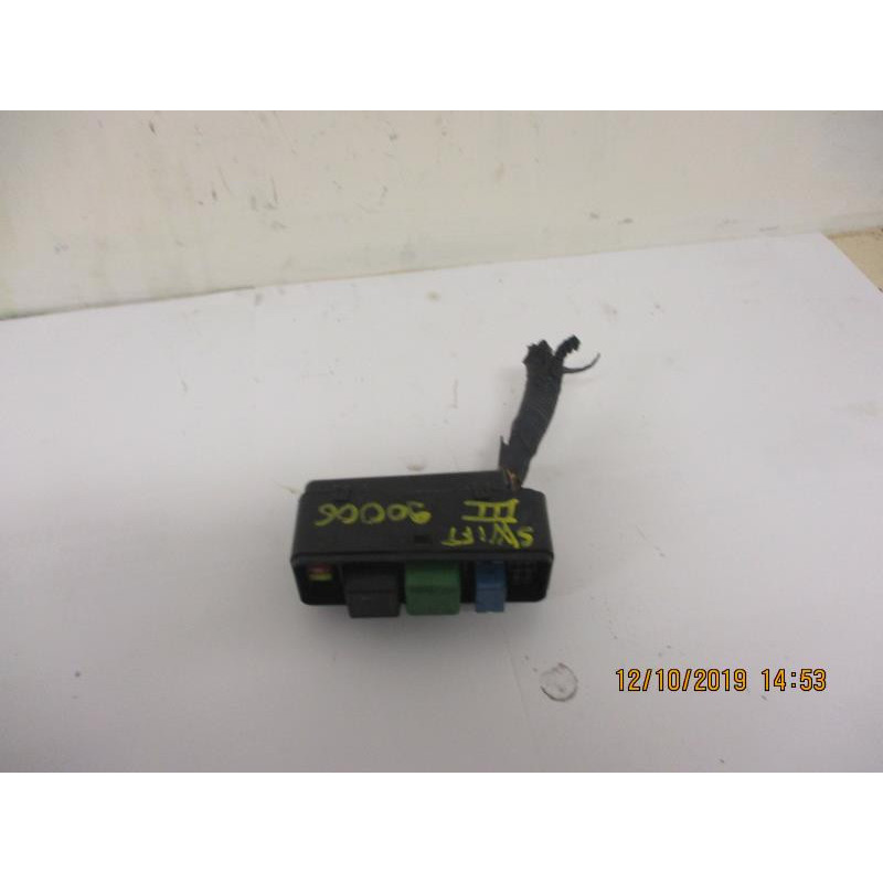 Porte fusible SUZUKI SWIFT III d’occasion