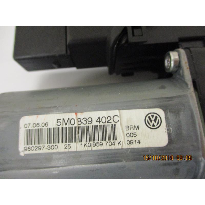 Mot. leve vitre arriere droit VOLKSWAGEN GOLF V d’occasion