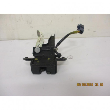 Serrure de hayon TOYOTA YARIS II PHASE 1 d’occasion