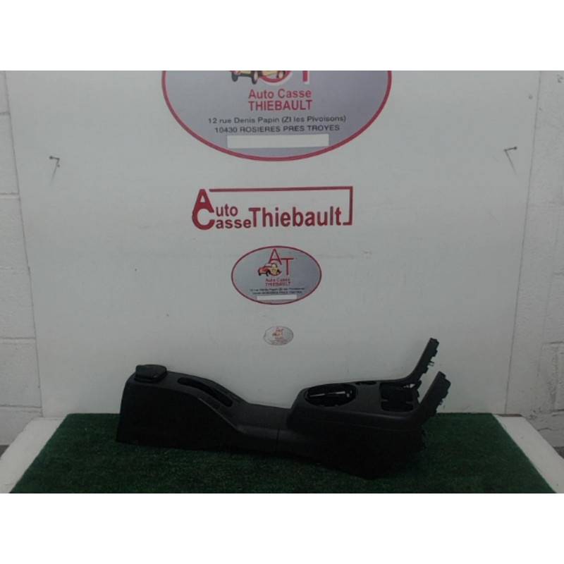 Console central (interieur plastique) SUZUKI SWIFT III d’occasion