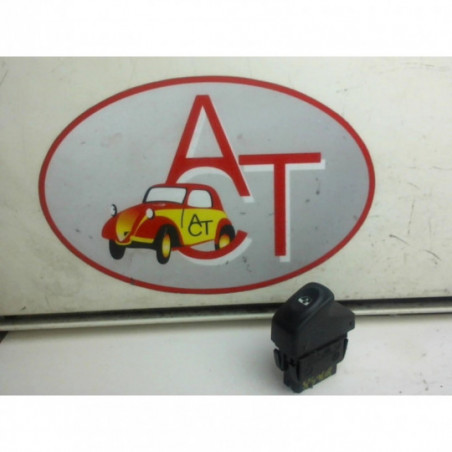 Interrupteur de leve vitre avant droit. RENAULT CLIO III 1.5 DCI d’occasion
