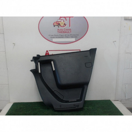 Garniture laterale arriere droite VOLKSWAGEN GOLF V d’occasion