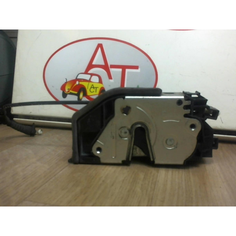 Serrure arriere droit BMW X3 (E83) PHASE 1 d’occasion