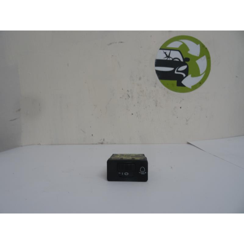 Commande de reglage hauteur de phare PEUGEOT 208 d’occasion