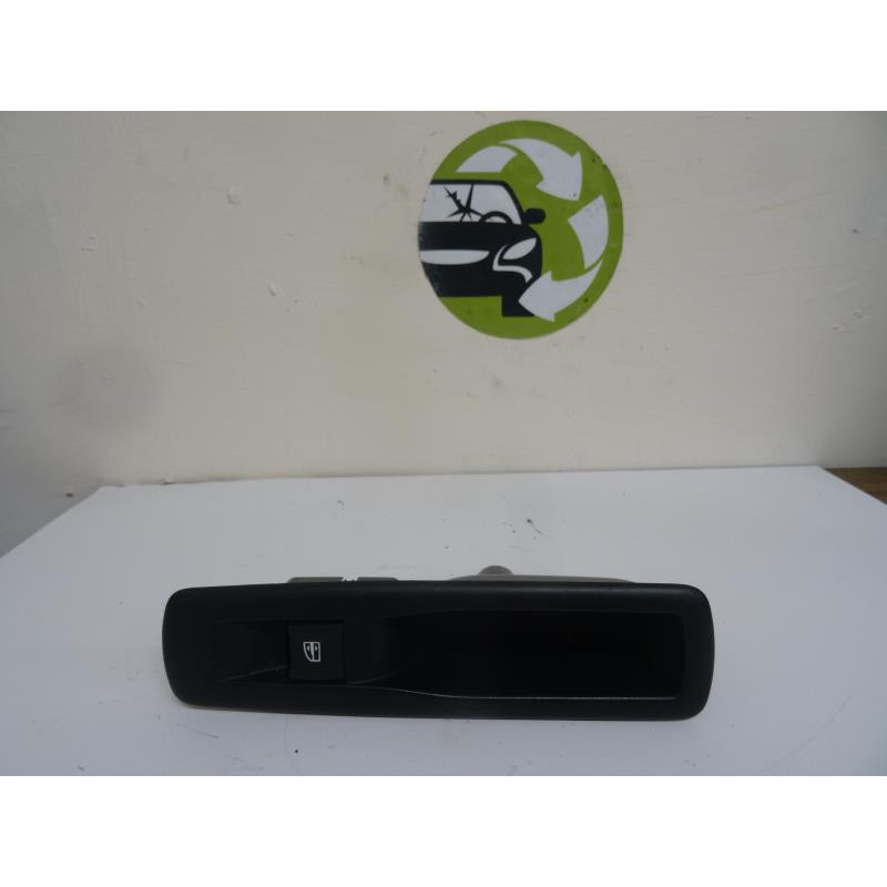 Interrupteur de leve vitre arriere gauche RENAULT SCENIC III PHASE 1 d’occasion