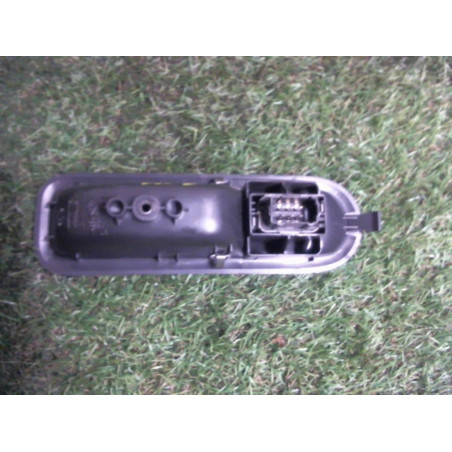 Interrupteur de leve vitre avant droit RENAULT CLIO III PHASE 1 d’occasion