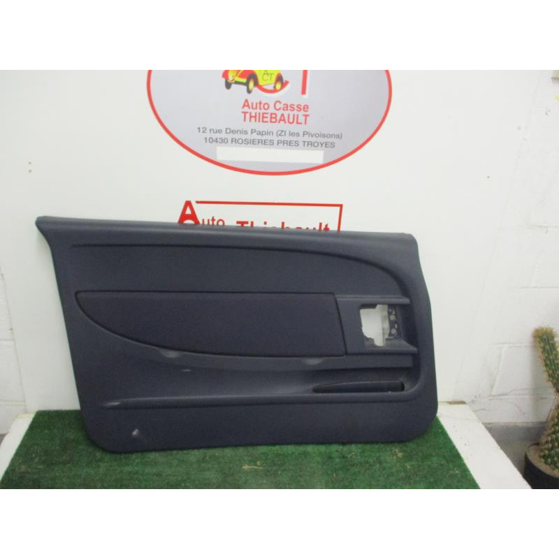 Panneau de porte avant gauche PEUGEOT 1007 d’occasion