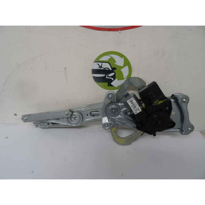 Leve vitre electrique arriere droit RENAULT SCENIC III PHASE 1 d’occasion