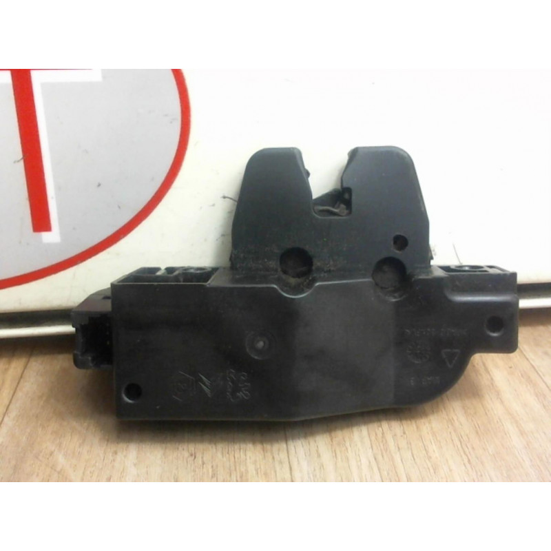 Serrure de coffre PEUGEOT 1007 d’occasion