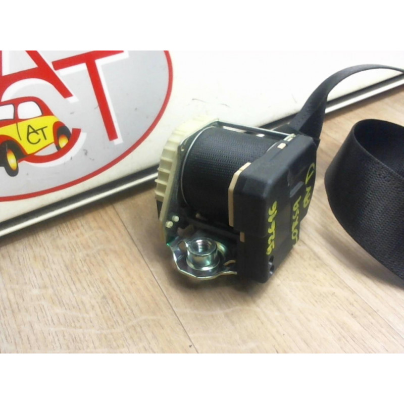 Attache ceinture avant droit OPEL CORSA (C) PHASE 1 d’occasion