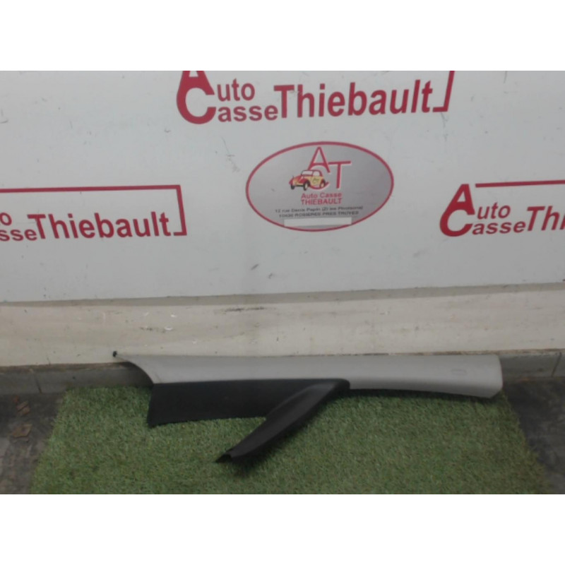 Garniture laterale  OPEL CORSA (D) PHASE 1 d’occasion