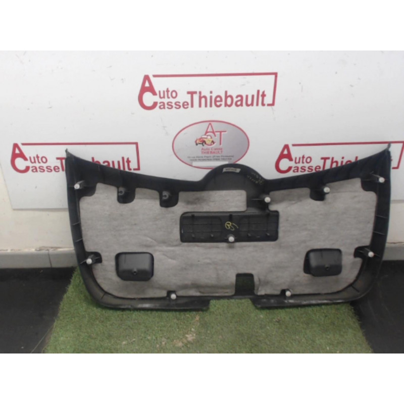 Garniture hayon TOYOTA COROLLA VERSO II PHASE 1 d’occasion
