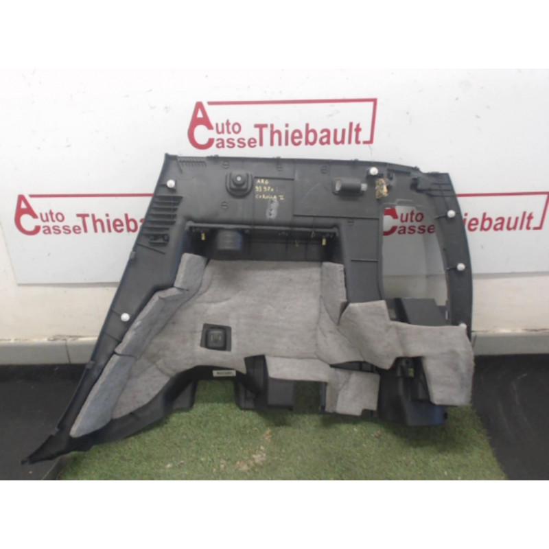 Garniture laterale arriere gauche TOYOTA COROLLA VERSO II PHASE 1 d’occasion
