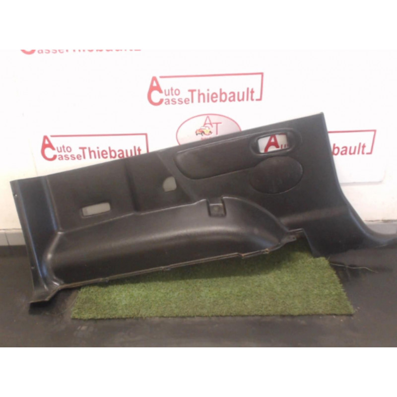 Garniture laterale arriere gauche SSANGYONG KORANDO  PHASE 2 d’occasion