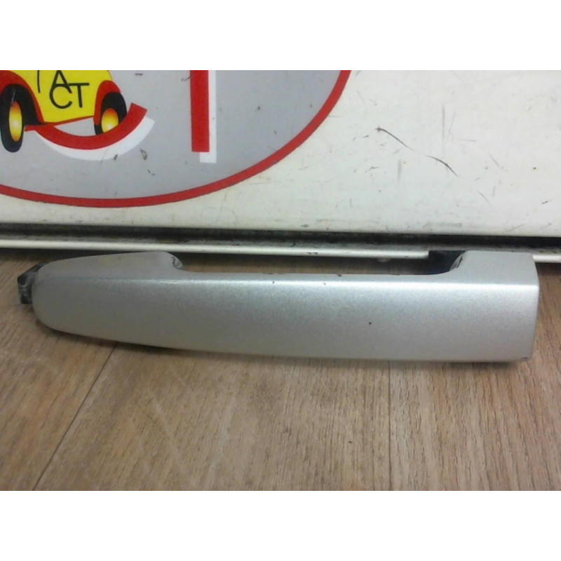 Poignee porte arriere gauche TOYOTA COROLLA VERSO II PHASE 1 d’occasion