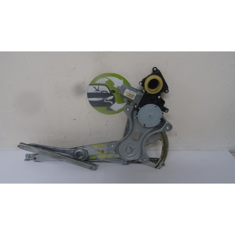 Leve vitre electrique arriere gauche TOYOTA COROLLA VERSO II PHASE 1 d’occasion