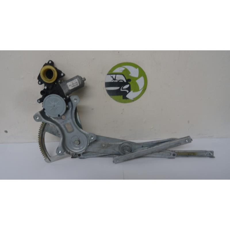 Leve vitre electrique arriere droit TOYOTA COROLLA VERSO II PHASE 1 d’occasion