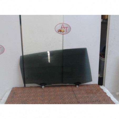 Vitre arriere droit TOYOTA COROLLA VERSO II PHASE 1 d’occasion