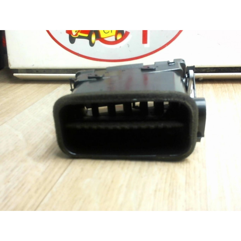 Aerateur tableau de bord central TOYOTA COROLLA VERSO II PHASE 1 d’occasion