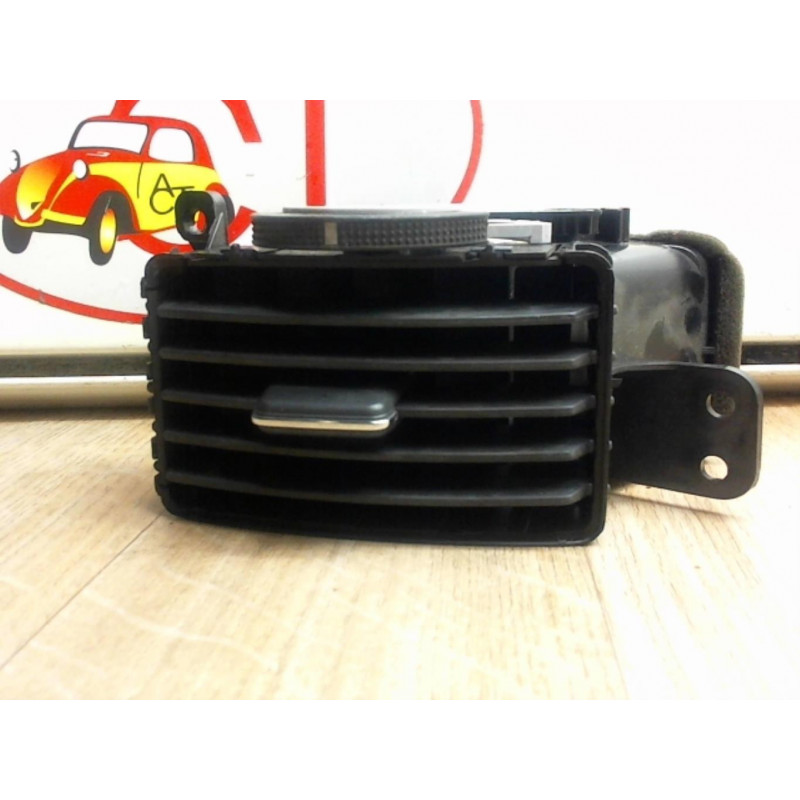 Aerateur tableau de bord avant gauche TOYOTA COROLLA VERSO II PHASE 1 d’occasion