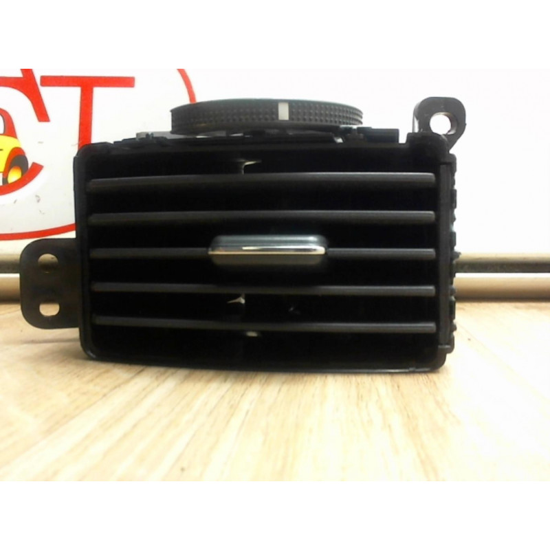 Aerateur tableau de bord avant droit TOYOTA COROLLA VERSO II PHASE 1 d’occasion
