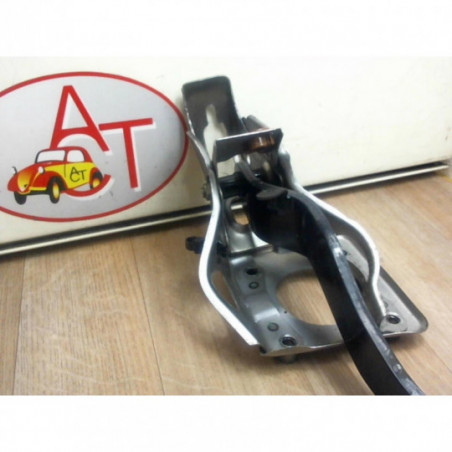 Pedalier d'embrayage TOYOTA COROLLA VERSO II PHASE 1 d’occasion