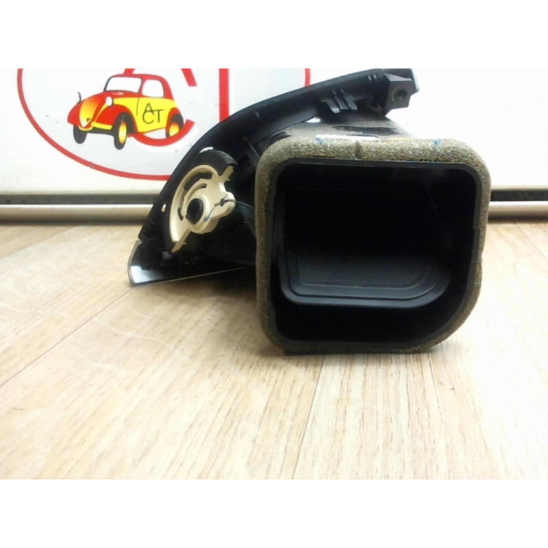 Aerateur tableau de bord avant gauche PEUGEOT 206+ d’occasion