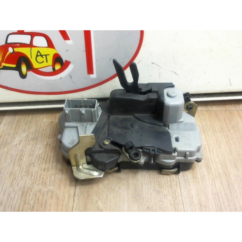 Serrure avant droit CITROEN XSARA d’occasion
