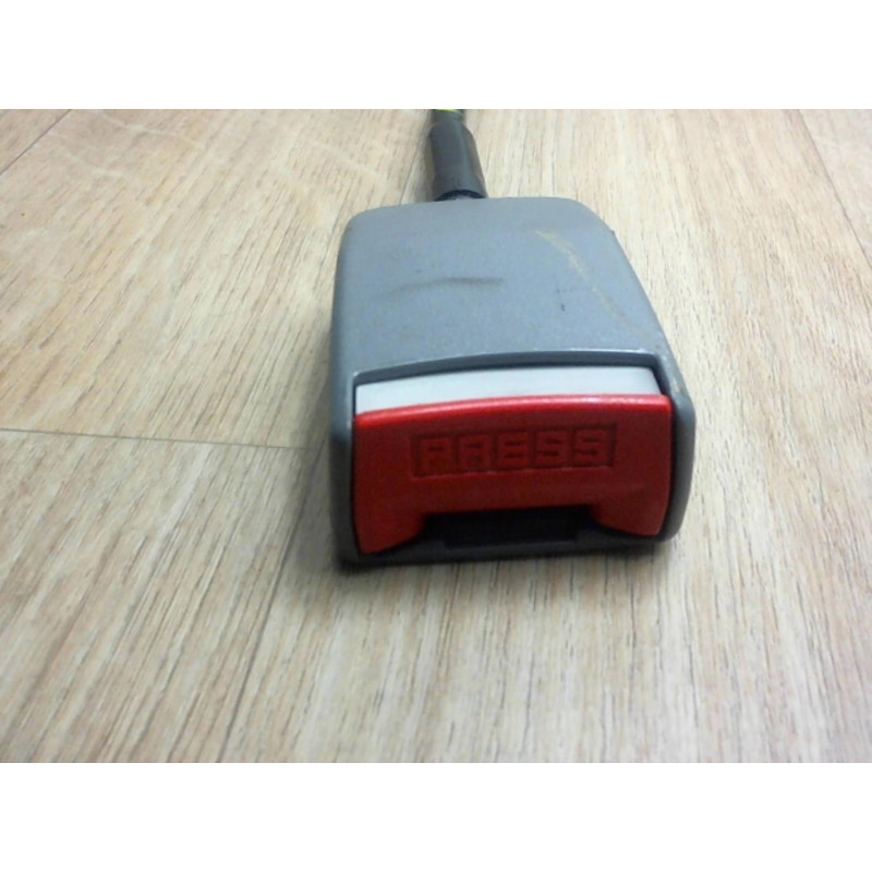 Attache ceinture avant droit AIXAM 400 d’occasion