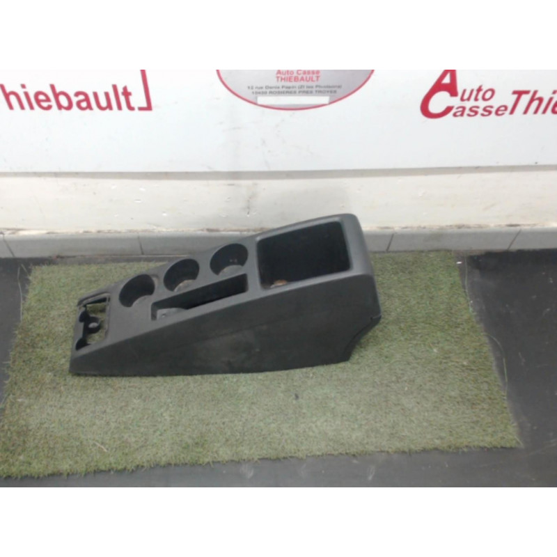 Console central (interieur plastique) TOYOTA COROLLA VERSO II PHASE 1 d’occasion