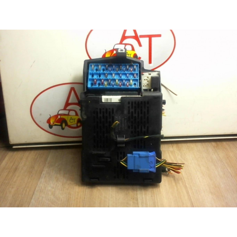 Porte fusible RENAULT MEGANE SCENIC I PHASE 1 d’occasion