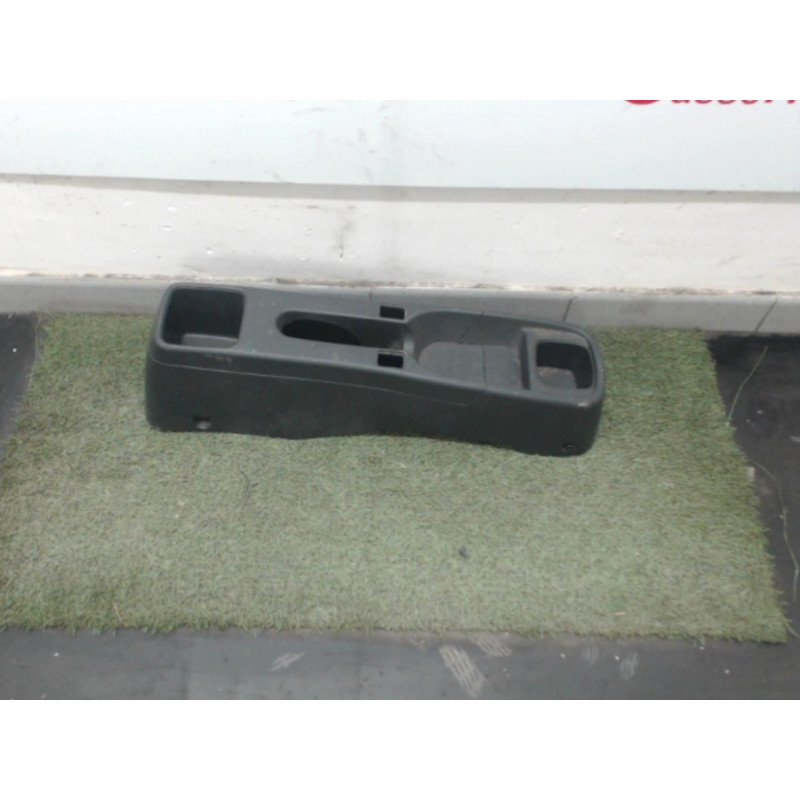 Console central (interieur plastique) OPEL AGILA II d’occasion