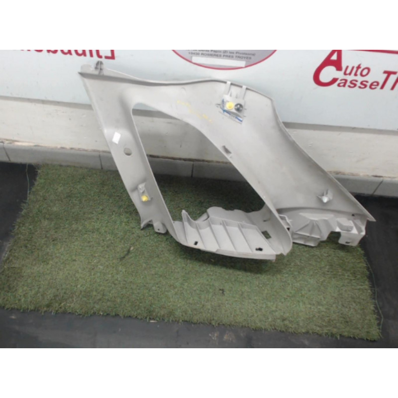 Garniture laterale arriere gauche CITROEN C4 PICASSO PHASE 1 d’occasion