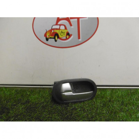 Poignee interieur avant gauche MITSUBISHI COLT VI PHASE 1 d’occasion
