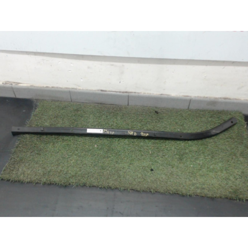 Rail de porte coulissante PEUGEOT 1007 d’occasion